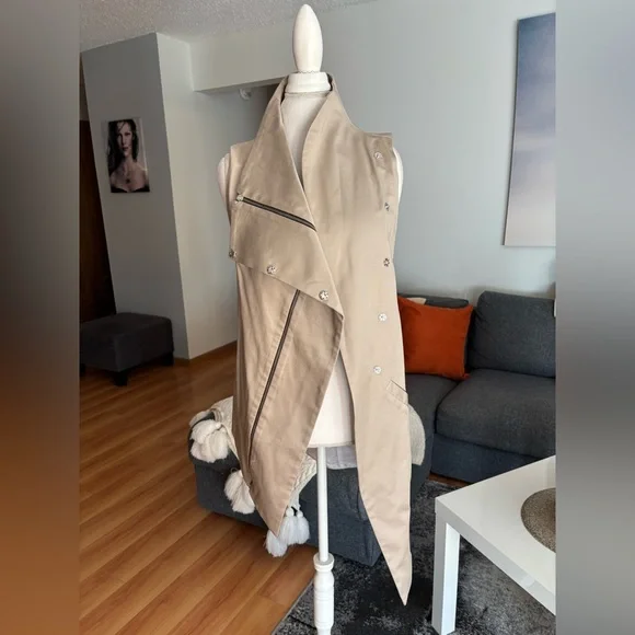 Asymmetrical Tan Vest - Picture 3 of 9